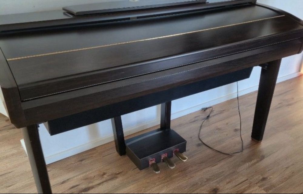 Pian Electronic Yamaha Clavinova CVP 307