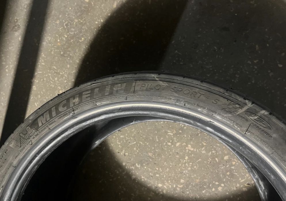 Michelin Pilot Sport 4S 245/35 R19