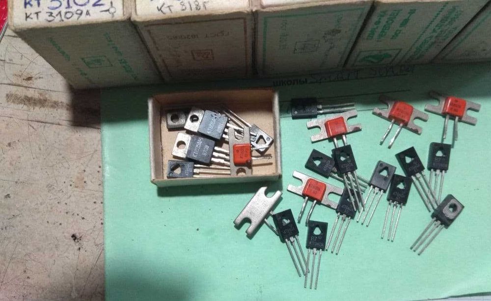 Микросхемы, транзисторы, диоды СССР