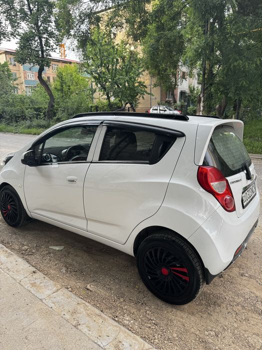 2015. Spark sotiladi 2 paz