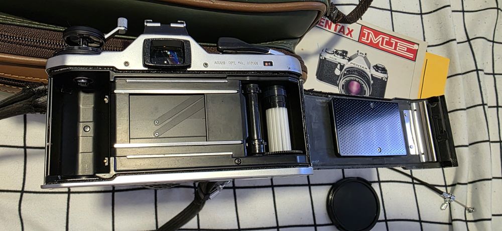 Aparat foto Asahi Pentax ME + obiectiv 80-200mm 1:4.5 + geanta