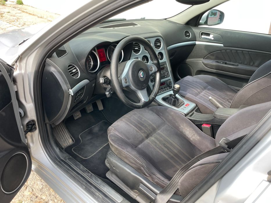 Vând Alfa Romeo 1.8 mpi
