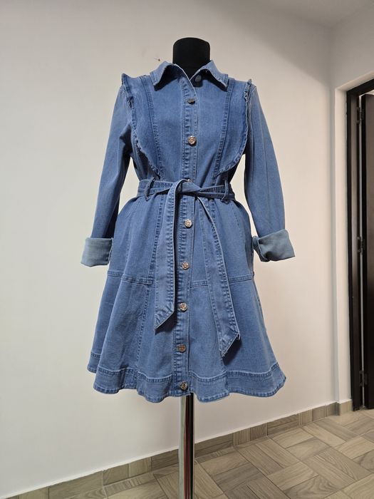 Rochie de blugi, inchidere cu nasturi, cordon in talie