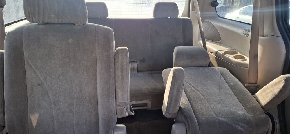 Мазда мпв  на бодром ходу