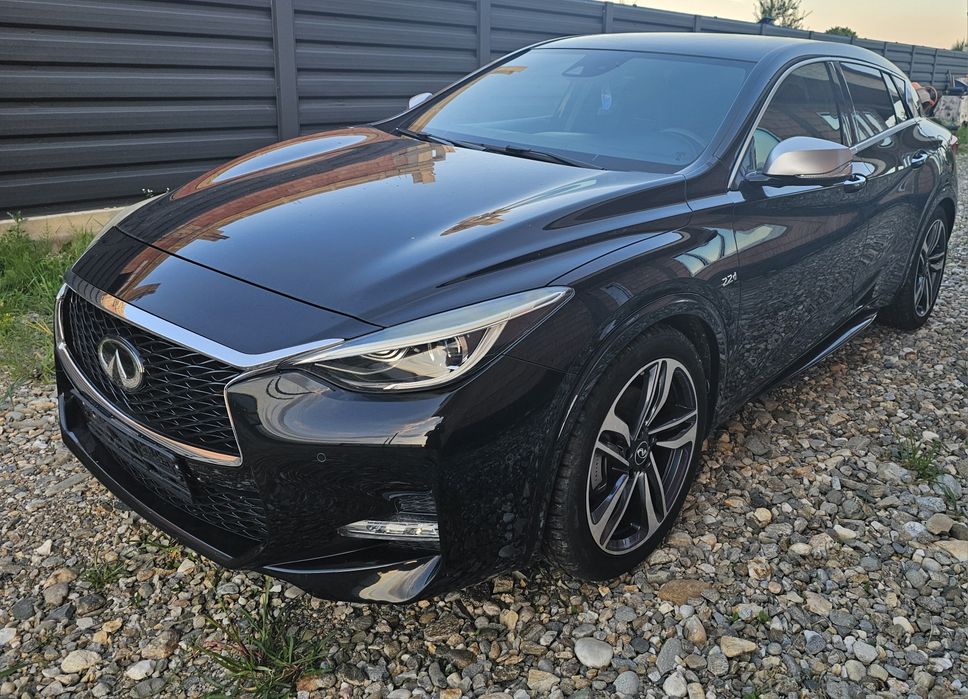 Infiniti q30s,an 2016