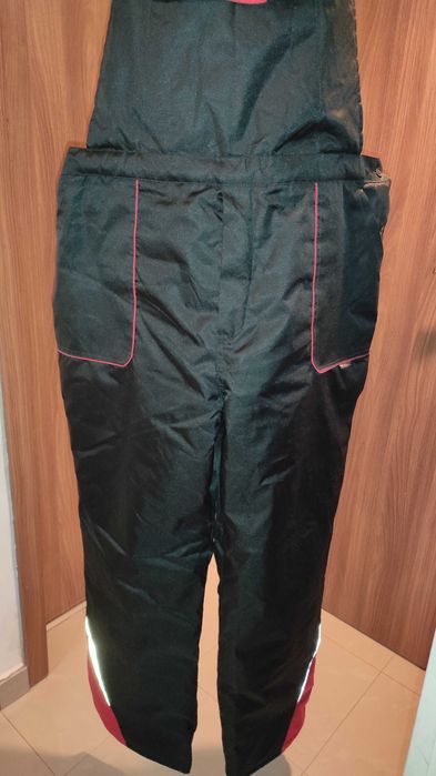 Продавам нов Работен полугащеризон размер 3XL. 35лв.


По договаряне