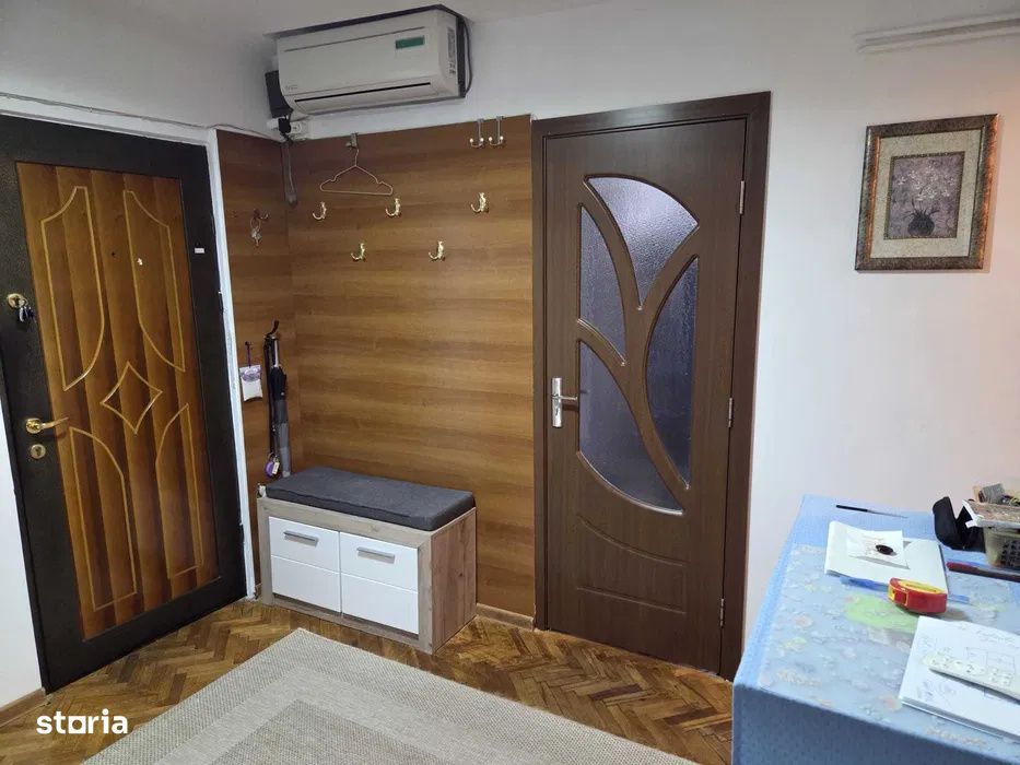 Apartament cu 4 camere, decomandat, cu boxa – Manastur, Aleea Negoiu