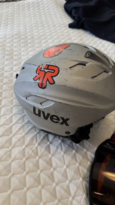 Детска ски каска Uvex, XS (53-54см) с два чифта очила