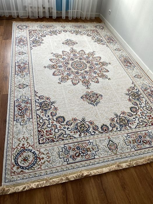 Ковер в отличном состояние