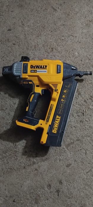 Pistol de regipsat profile si batut cuie