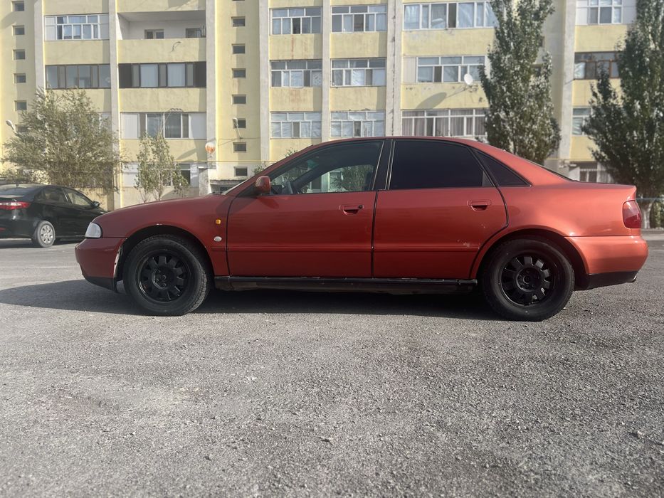 Продам автомашину Ауди А4 срочно