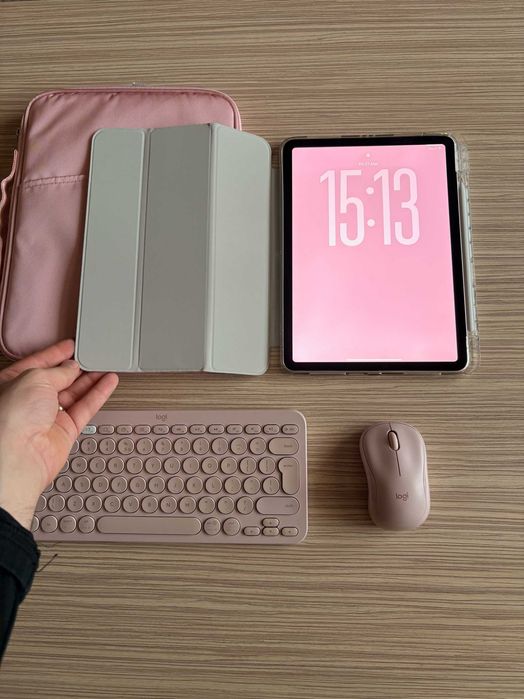 iPad Air 5 - M1, 11 inch + Аксесоари