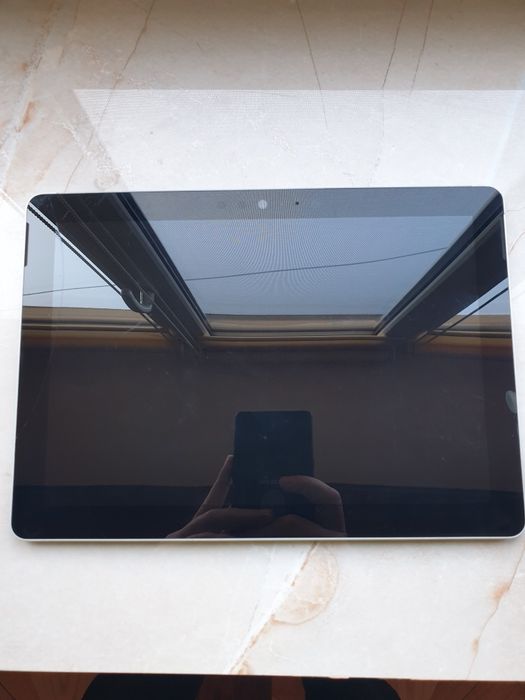 Microsoft Surface Go