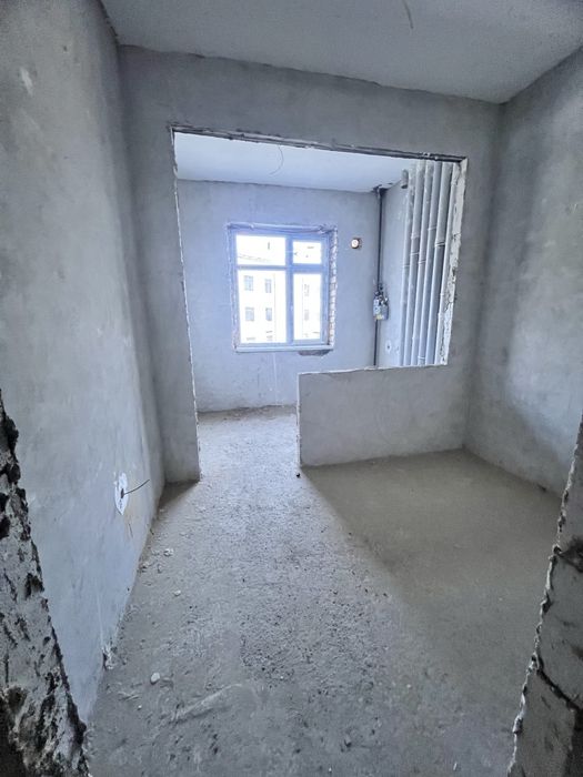 Kvartira sotiladi srochno!