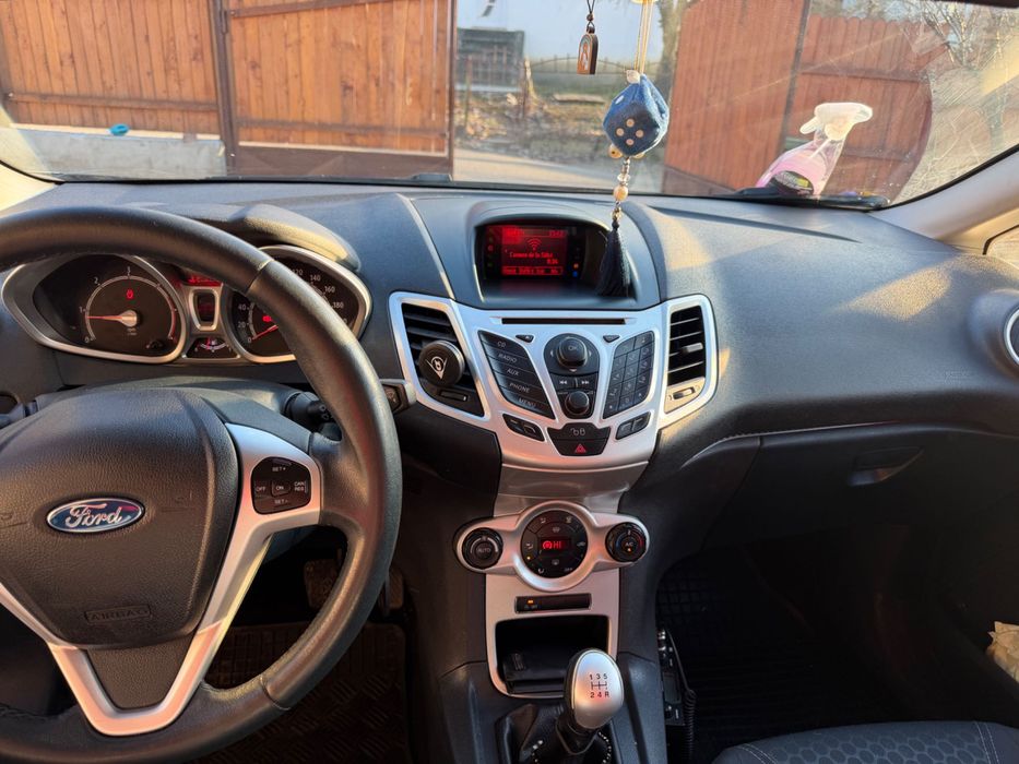 FORD FIESTA eco 2012 luna a 9-a