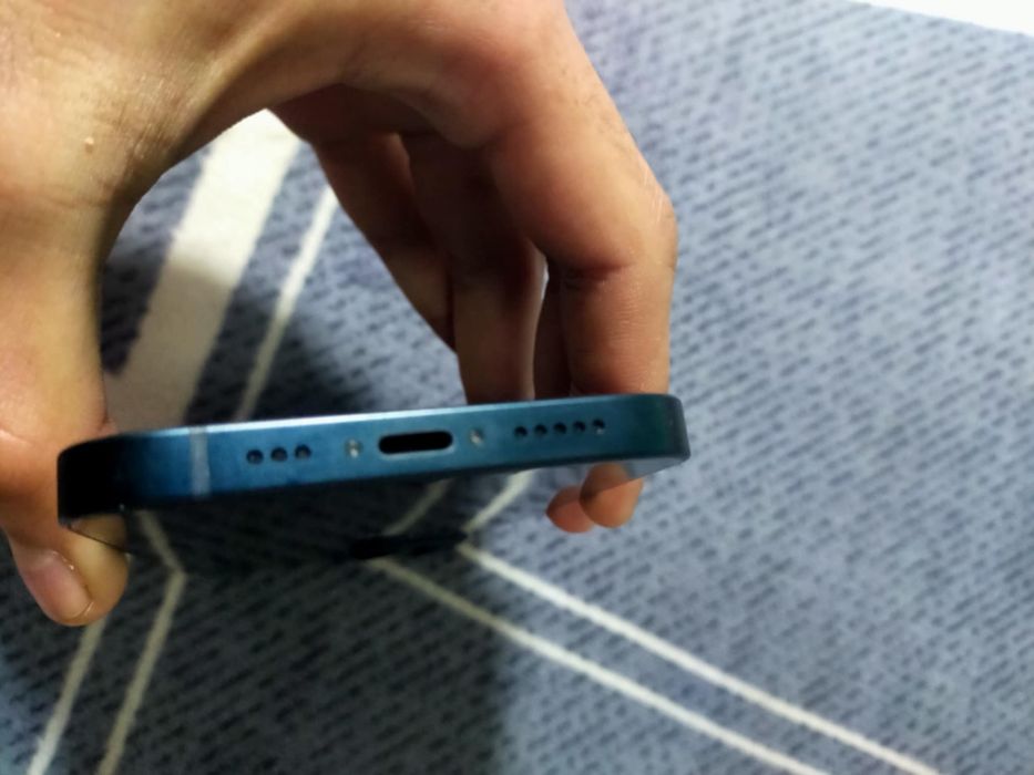 Vand/ schimb iphone 13 impecabil 128 gb