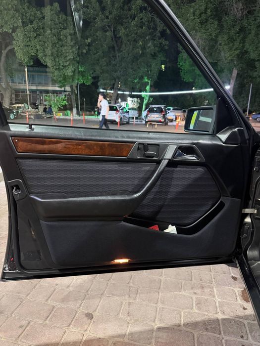 Продаётся Mercedes Benz w124 E320 отличном состоянии