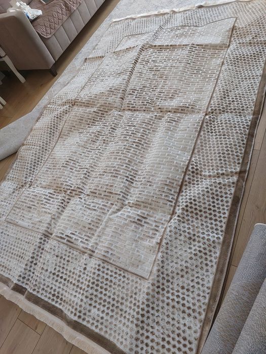 Продам абсолютно новые ковры