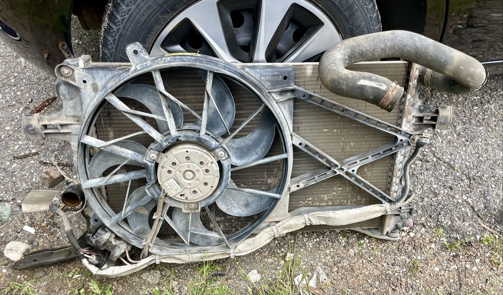 На части 2003 Опел Зафира А 1.8 125к.с. Opel Zafira A on parts