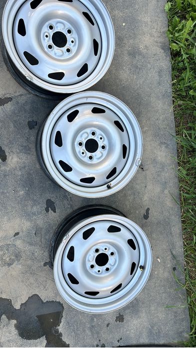 Продам комплект диск р15 4х98