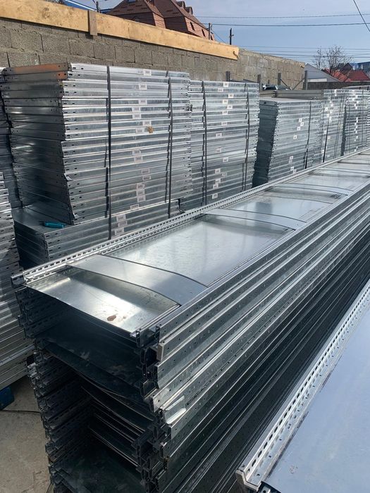 Rafturi metalice pentru depozitare manuala și arhiva