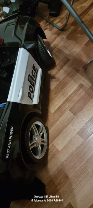 Masina electrica de poliție