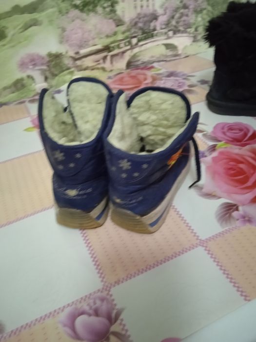 Продам ботинки зимние 27 размера.