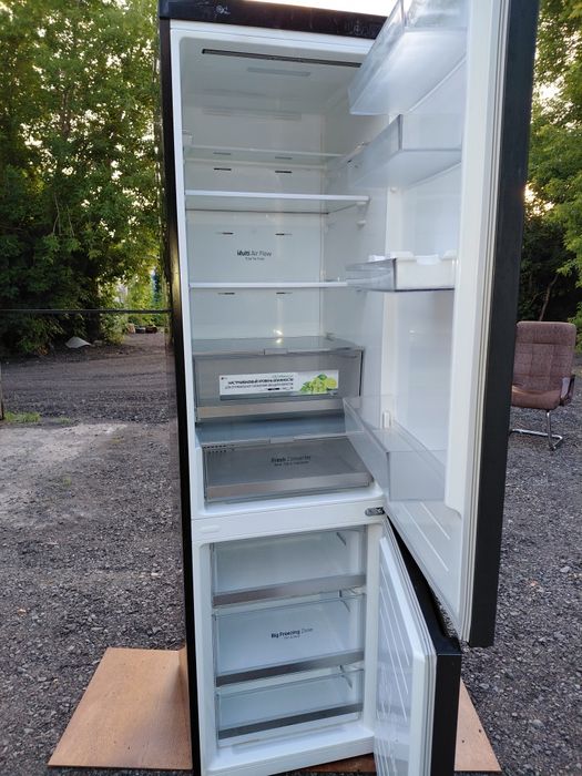 Продам  Холодильник LG