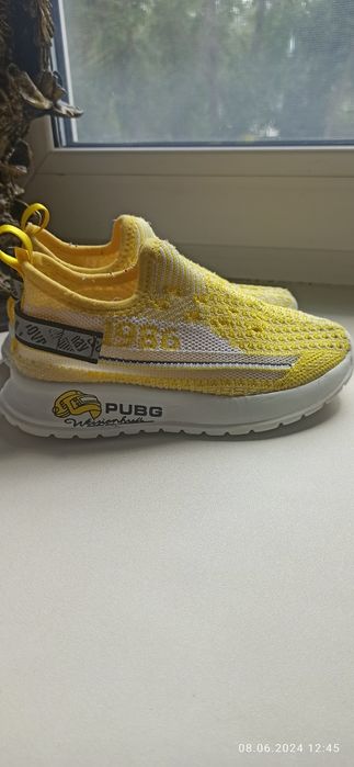 Продам детскую обувь.