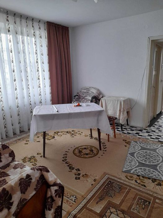 De inchiriat ( zona pietei )