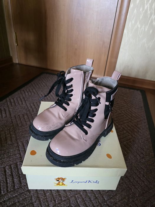 Продам ботинки для девочки