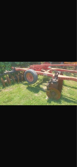 Disc agricol in V