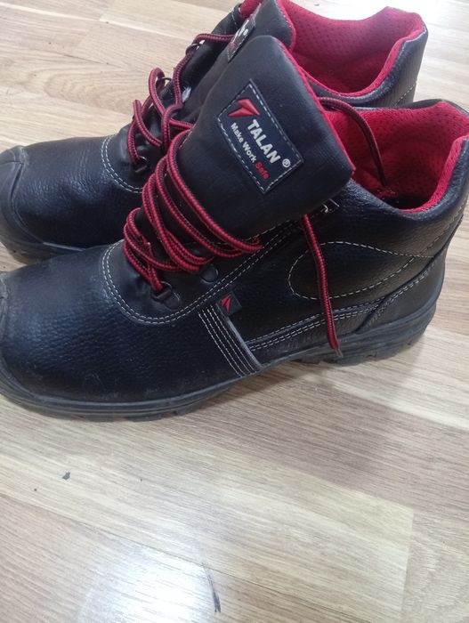 Спец обувь 43 р новая  за 5000