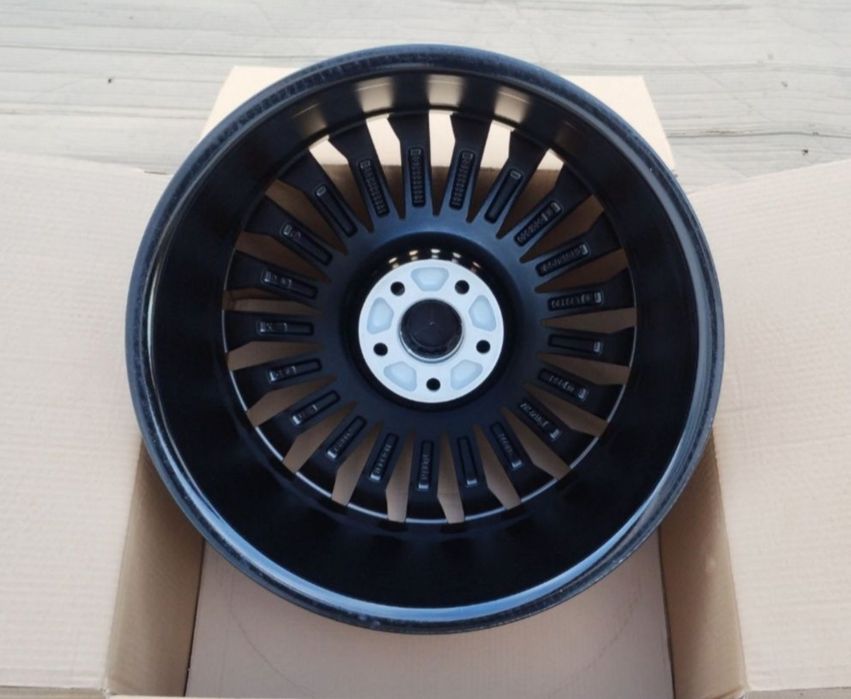 Jante 18 sau 19 Mercedes Maybach Style în 2 lățimi