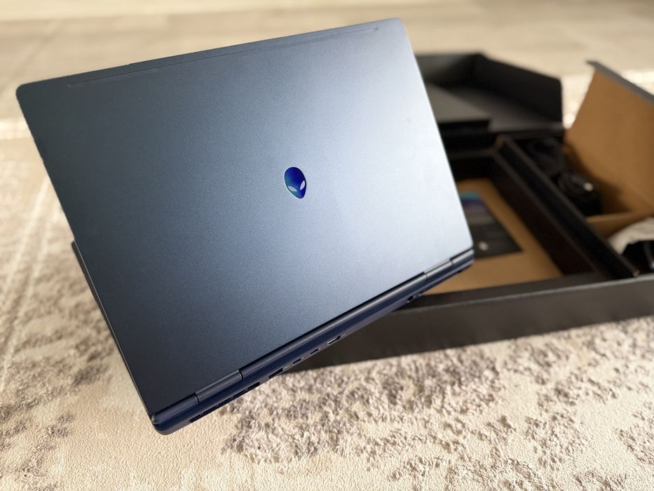 Alienware 16 Aurora 2025г