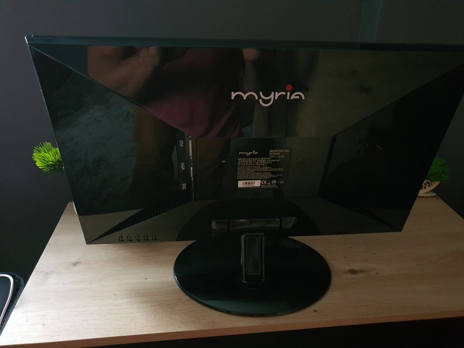 Monitor Myria 21.5' Full HD,