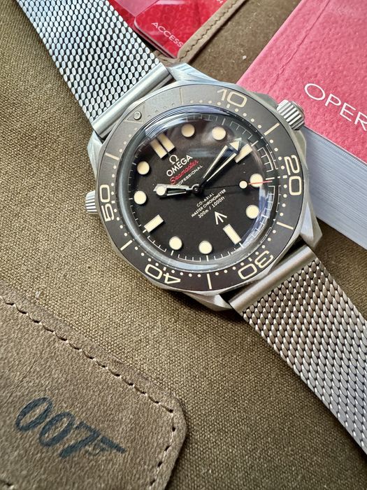 Omega Seamaster Diver 300M "007 Edition James Bond