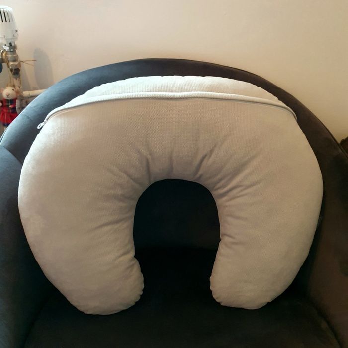 Pernă de alăptare Bellochi în stare excelentă