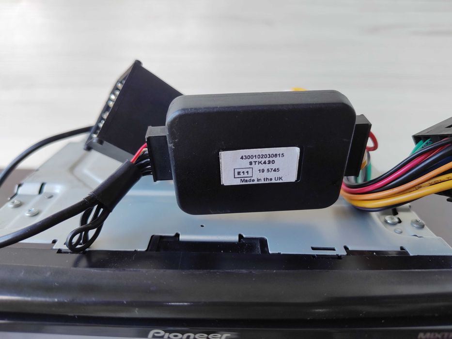 Мултимедия Pioneer AVH-X8500BT – Пълен комплект за БМВ Е46 с М волан