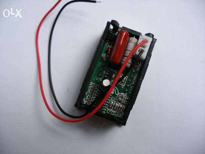 Волтметър променливо напрежение AC 60 - 500v панелен цифров дигитален