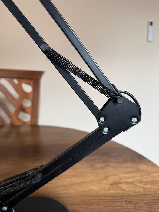 Настольная лампа