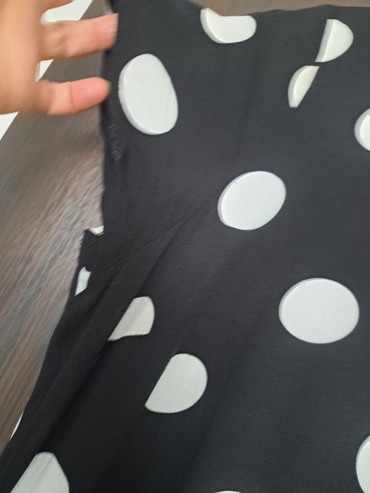 Rochie nouă cu buline.  lungime 140. Bust 57