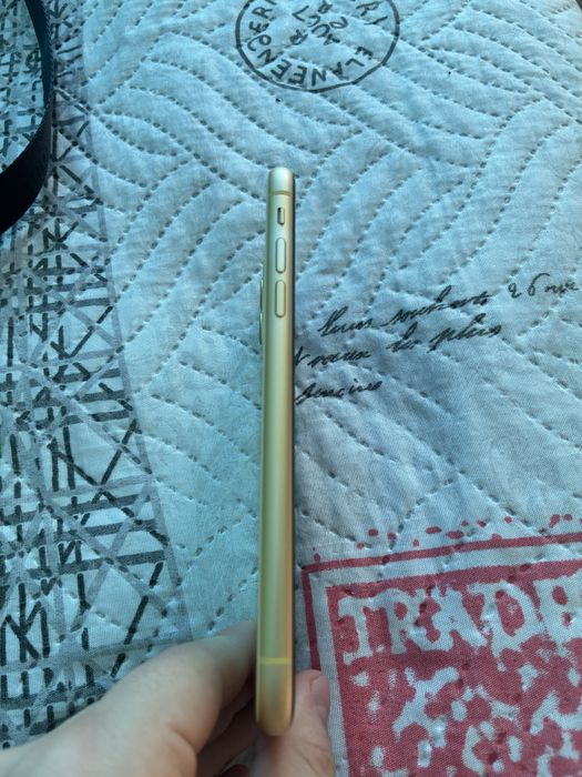 Iphone 11 + 2 калъфа