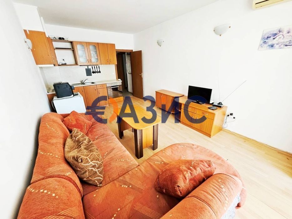 Продава се Двустаен апартамент в к.к. Слънчев бряг - 70 кв.м за 1070 €/кв.м - Снимка #4