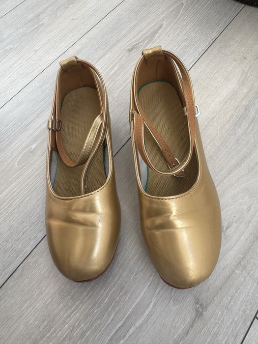 Туфли доя танца цвет золото