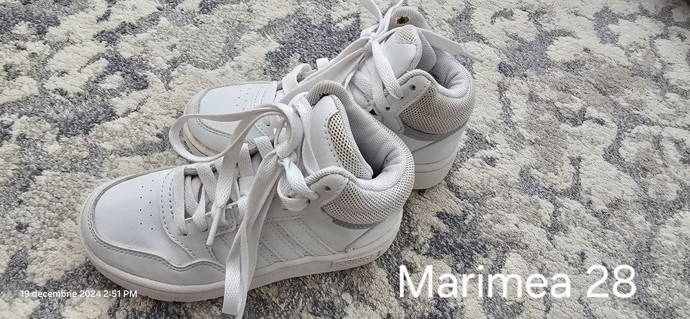 Vand adisasi, ghete Adidas marime 28 - 30
