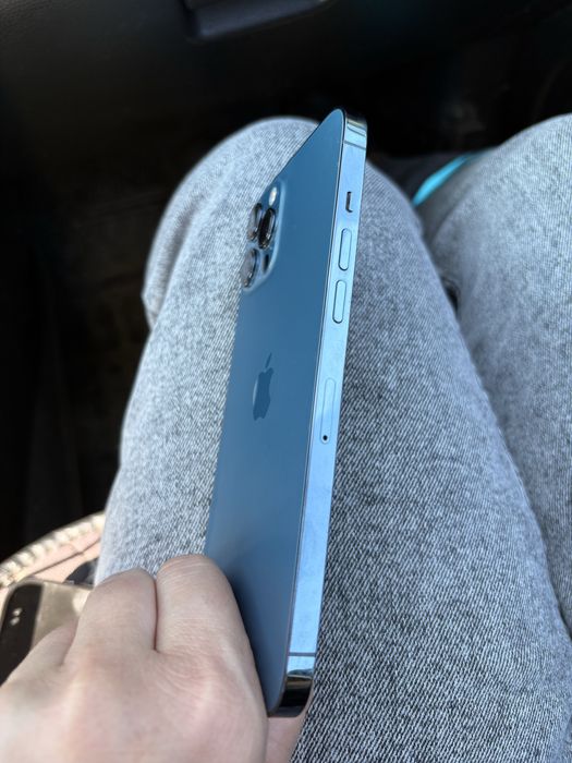 Продам  айфон  12 про макс