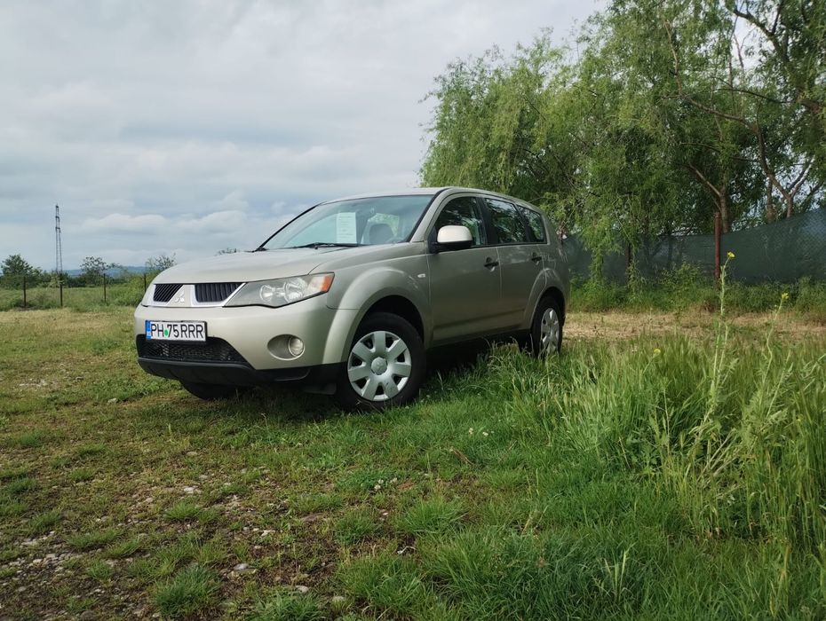 Vând Mitsubishi outlander