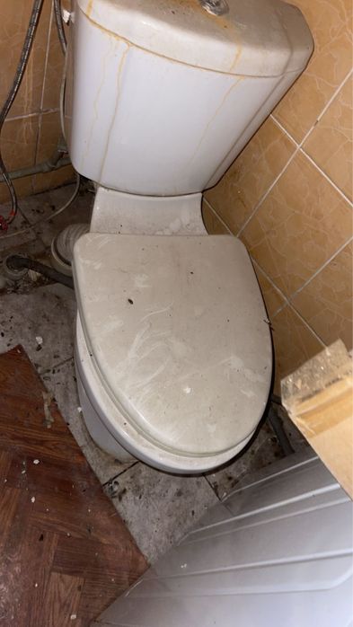 Ванна металлическая и унитаз в Косшы продам