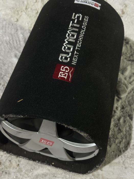 Продаю сабвуфер активный